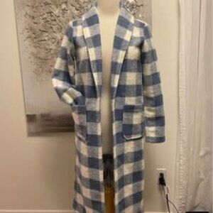 Tahari XS New with tags. Midi unlined Shacket with pockets. 40% Wool. Pretty Blu